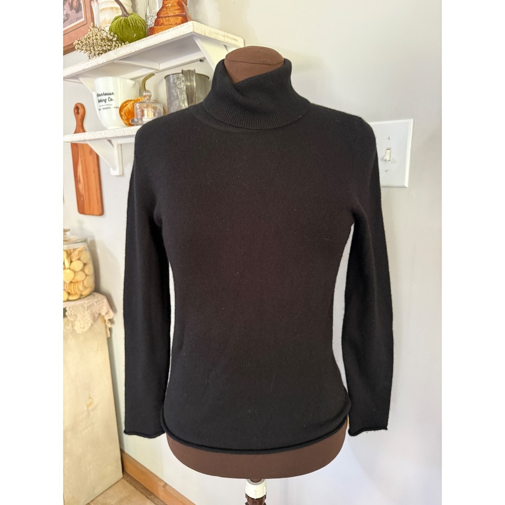 Neiman Marcus Turtleneck Sweater Size M Black Cashmere Knit Long Sleeve